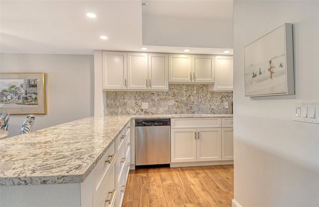 1115 GULF OF MEXICO DRIVE 304, Longboat Key, FL 34228