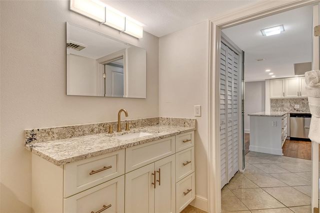 1115 GULF OF MEXICO DRIVE 304, Longboat Key, FL 34228