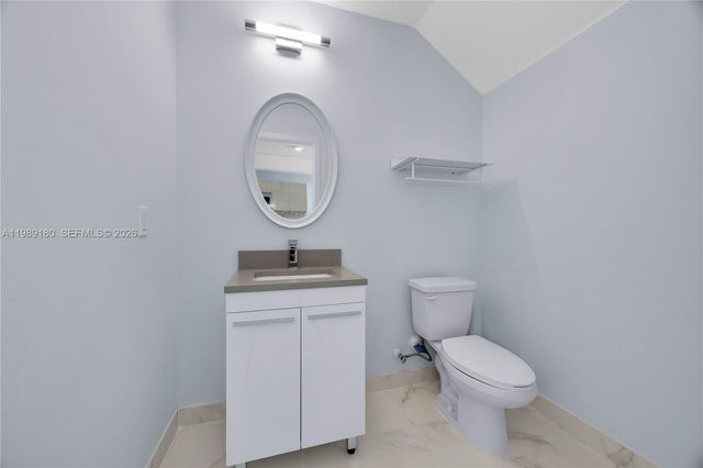 2555 NE 193rd St 2122, Miami, FL 33180