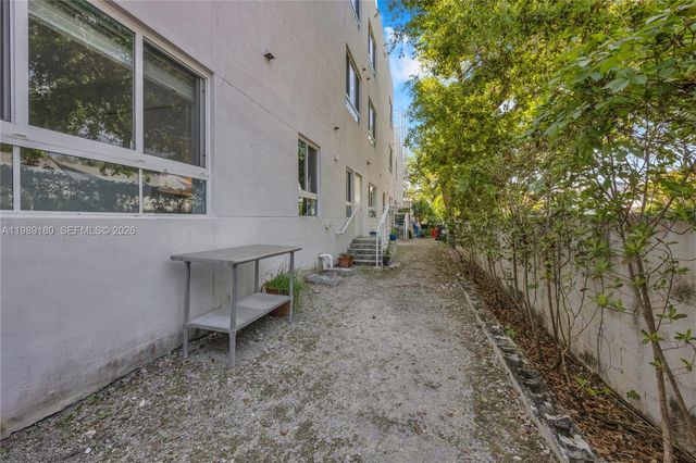 2555 NE 193rd St 2122, Miami, FL 33180