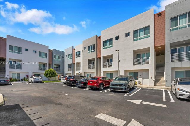 2555 NE 193rd St 2122, Miami, FL 33180