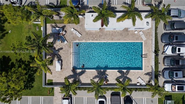 2555 NE 193rd St 2122, Miami, FL 33180