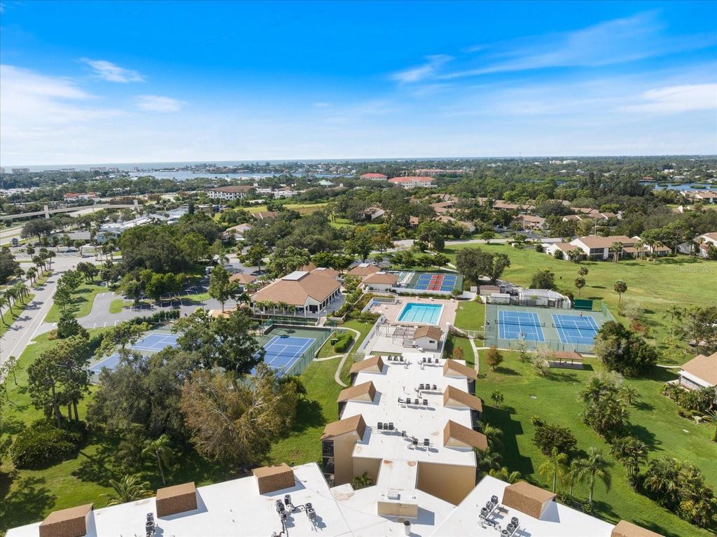 Image 24 of property listing at 612 BIRD BAY DRIVE S 118, Venice, FL 34285