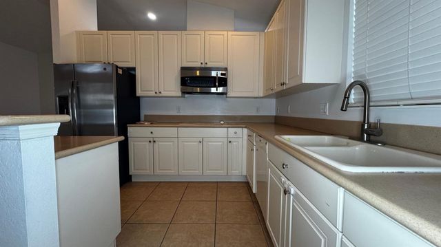 2937 SW Chatham Lane, Port St Lucie, FL 34953