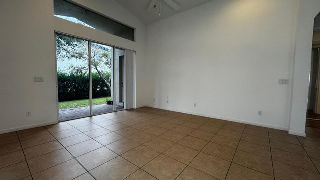 2937 SW Chatham Lane, Port St Lucie, FL 34953