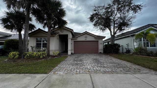 2937 SW Chatham Lane, Port St Lucie, FL 34953