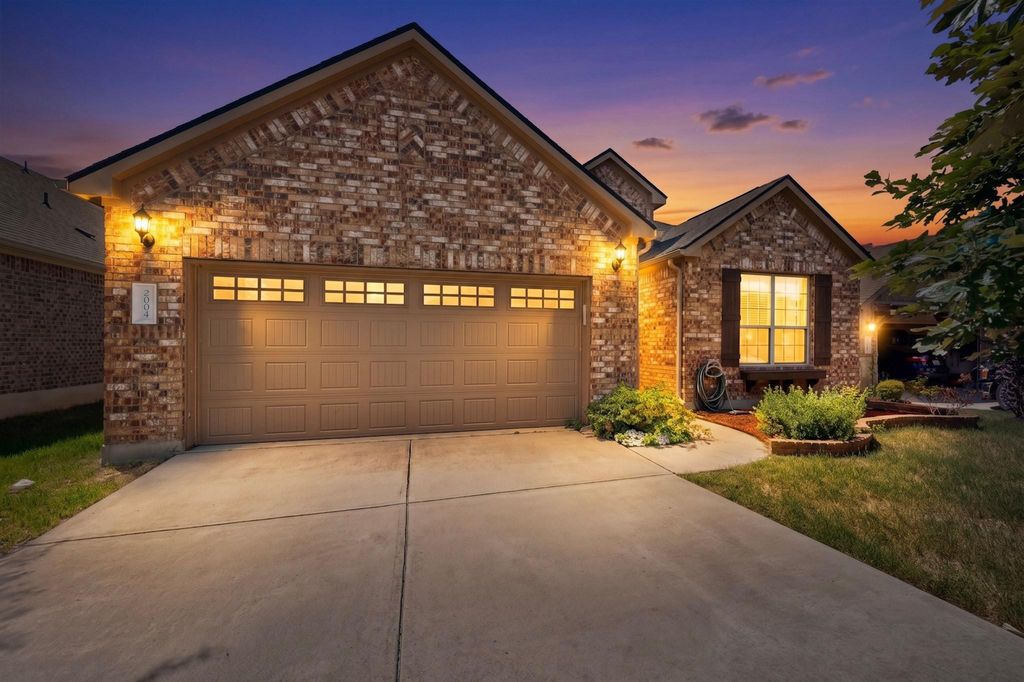 2004 August Jake DR, Leander, TX 78641