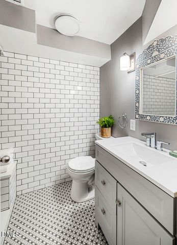 31 Mt Bolus Road, Chapel Hill, NC 27514