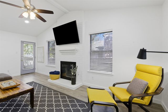 13016 Moorcroft LN, Austin, TX 78729