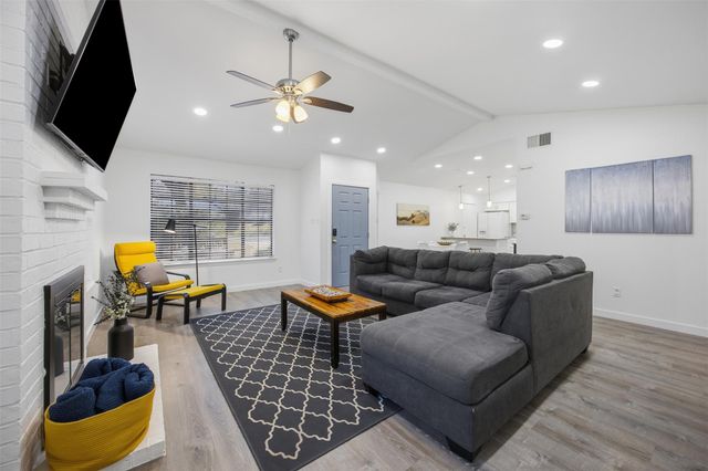 13016 Moorcroft LN, Austin, TX 78729