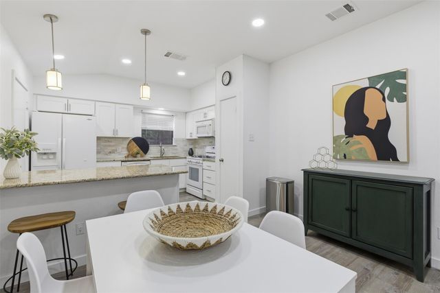 13016 Moorcroft LN, Austin, TX 78729