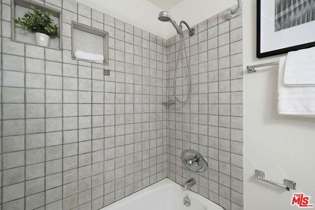 525 N Sycamore Avenue 306, Los Angeles, CA 90036