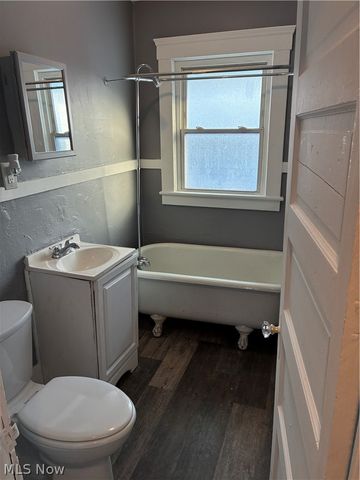 2806 Woodbridge Avenue, Cleveland, OH 44109