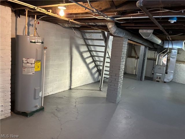 2806 Woodbridge Avenue, Cleveland, OH 44109