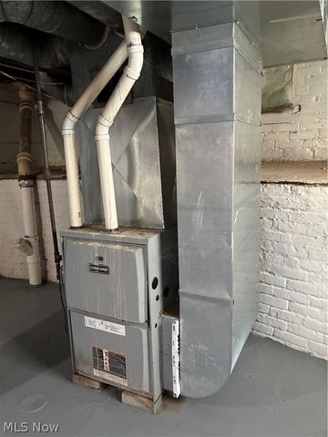 2806 Woodbridge Avenue, Cleveland, OH 44109