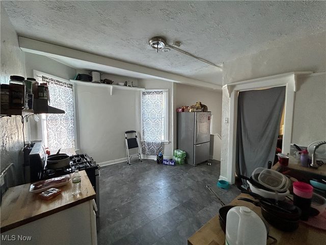 2806 Woodbridge Avenue, Cleveland, OH 44109