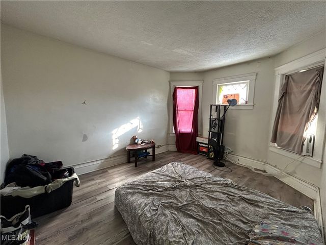 2806 Woodbridge Avenue, Cleveland, OH 44109