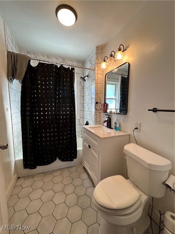 2806 Woodbridge Avenue, Cleveland, OH 44109