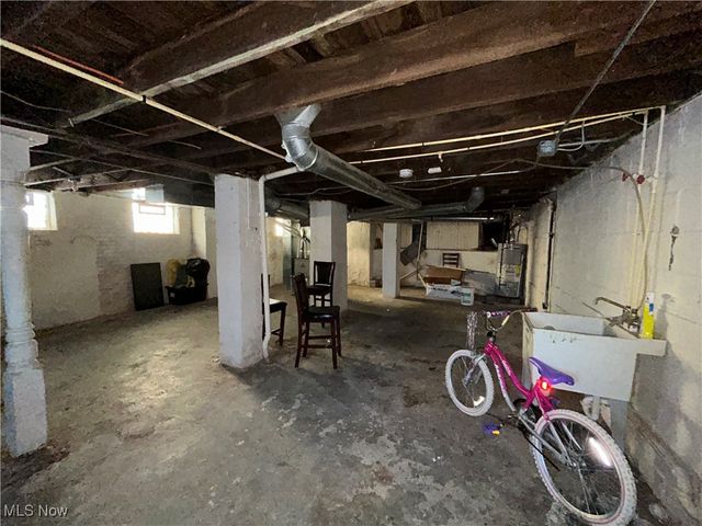 2806 Woodbridge Avenue, Cleveland, OH 44109