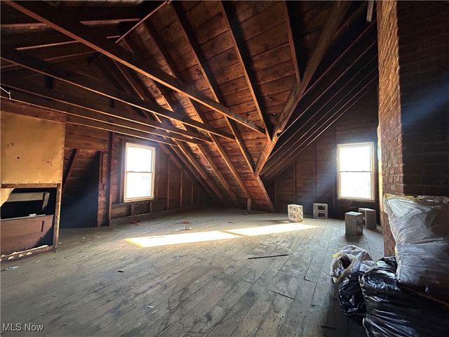 2806 Woodbridge Avenue, Cleveland, OH 44109