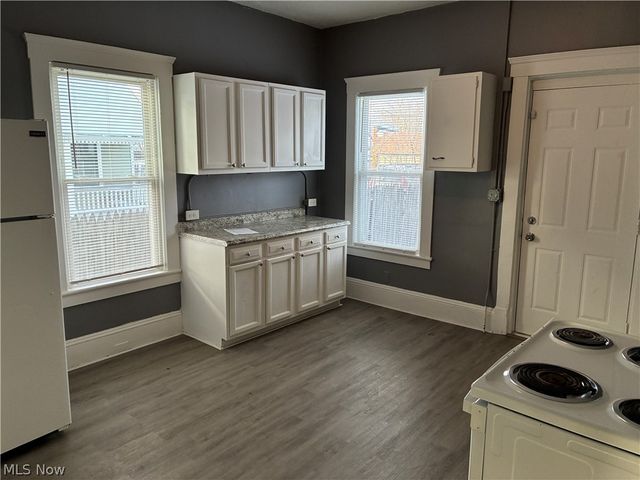 2806 Woodbridge Avenue, Cleveland, OH 44109