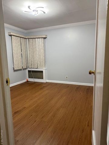 915 N 7th Street, North New Hyde Park, NY 11040