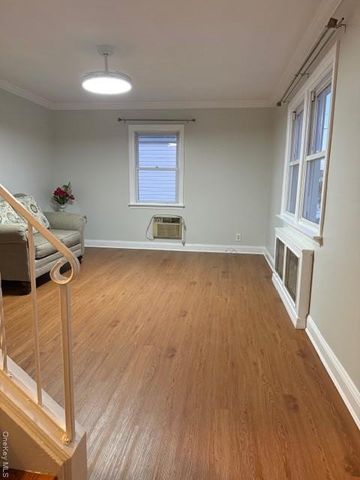 915 N 7th Street, North New Hyde Park, NY 11040