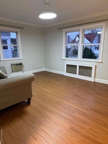 915 N 7th Street, North New Hyde Park, NY 11040