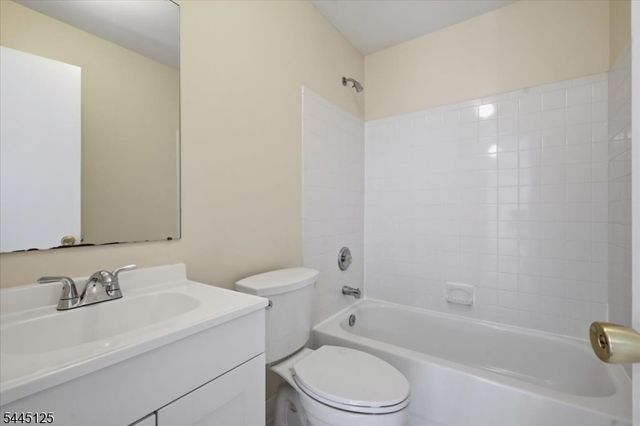 4422 Bloomingdale Dr, Hillsborough Twp., NJ 08844