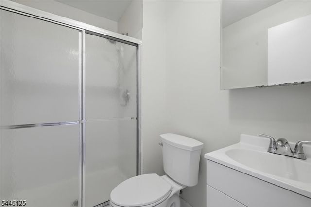 4422 Bloomingdale Dr, Hillsborough Twp., NJ 08844