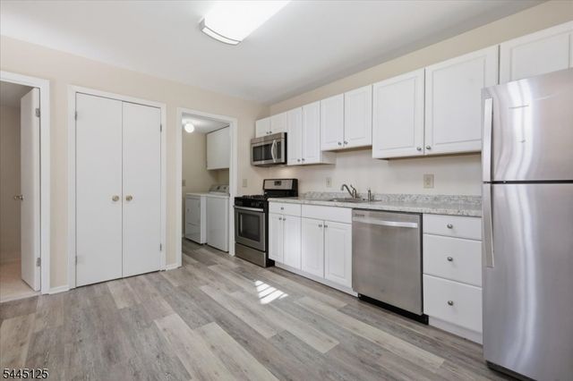 4422 Bloomingdale Dr, Hillsborough Twp., NJ 08844