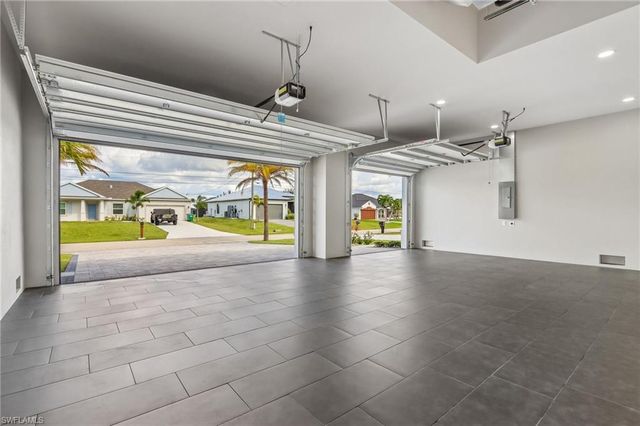 1304 NW 40th PL, Cape Coral, FL 33993