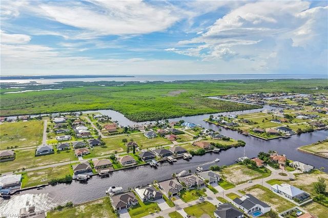 1304 NW 40th PL, Cape Coral, FL 33993
