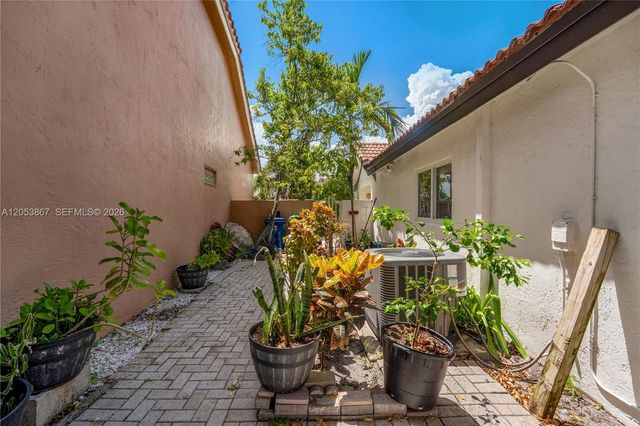 18625 NW 53rd Ave, Miami Gardens, FL 33055