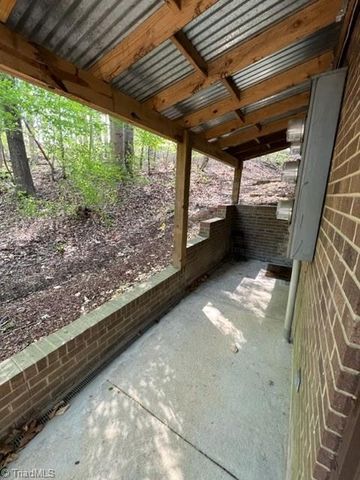 4295 Brownsboro Road 9, Winston-salem, NC 27106