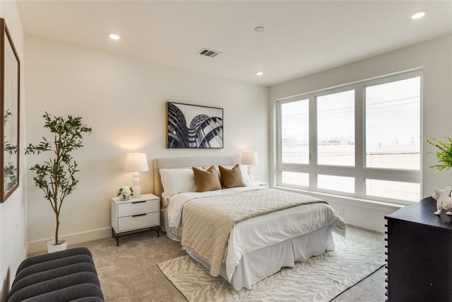 337 College Avenue, Fort Worth, TX 76104