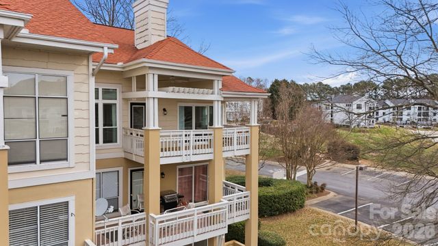 18009 Kings Point Drive R, Cornelius, NC 28031