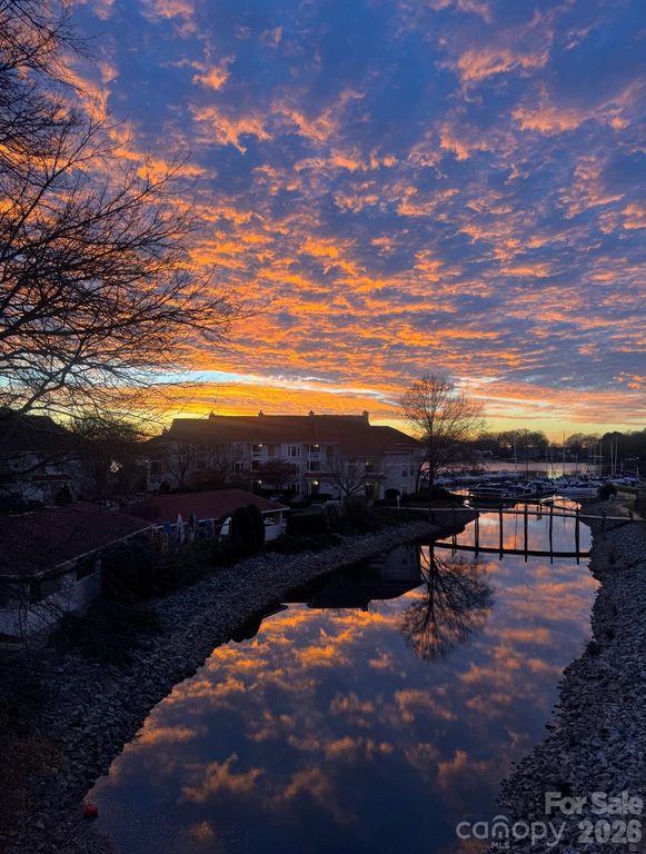 18009 Kings Point Drive R, Cornelius, NC 28031