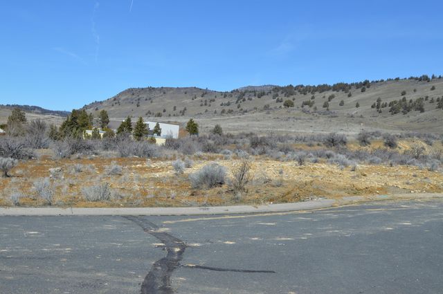 Century Court 1, Klamath Falls, OR 97601