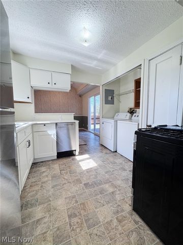 196 S Point Drive, Avon Lake, OH 44012