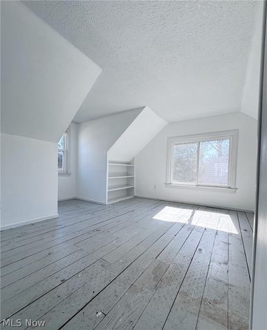 196 S Point Drive, Avon Lake, OH 44012