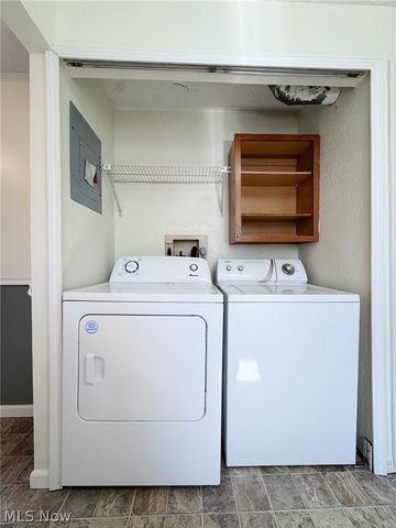 196 S Point Drive, Avon Lake, OH 44012