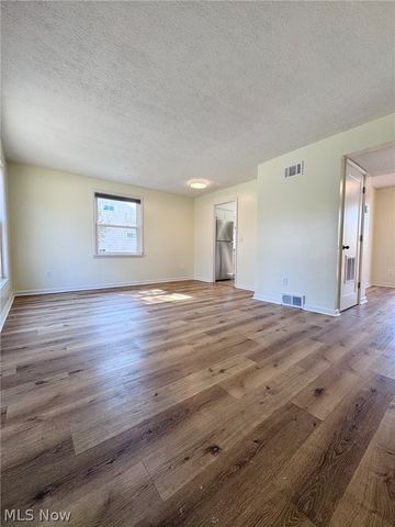 196 S Point Drive, Avon Lake, OH 44012