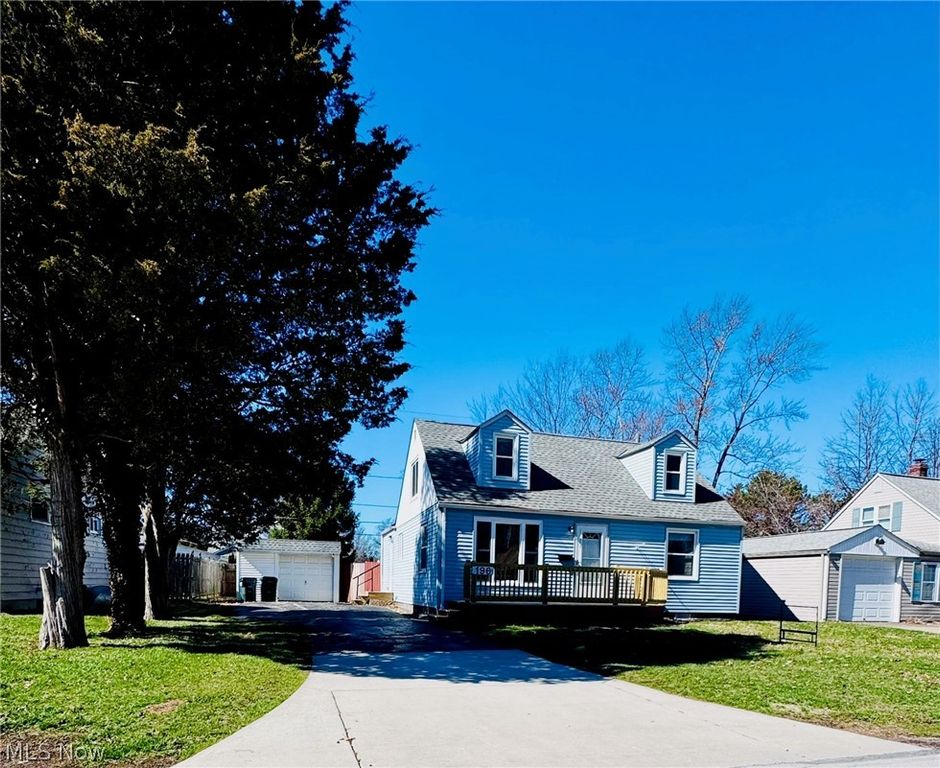 196 S Point Drive, Avon Lake, OH 44012