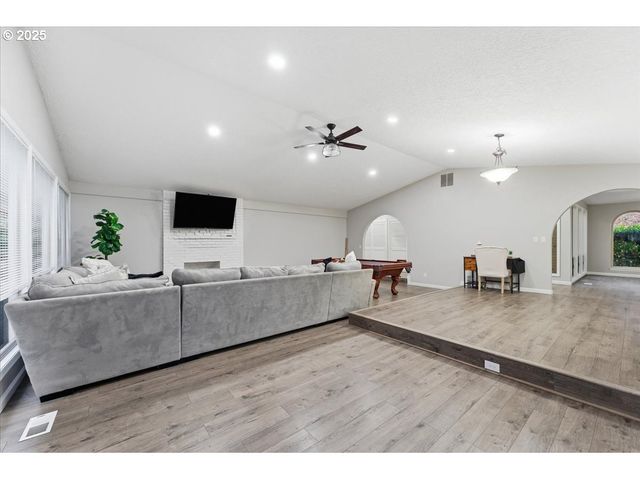 7610 Ne MEADOWS Dr, Vancouver, WA 98662