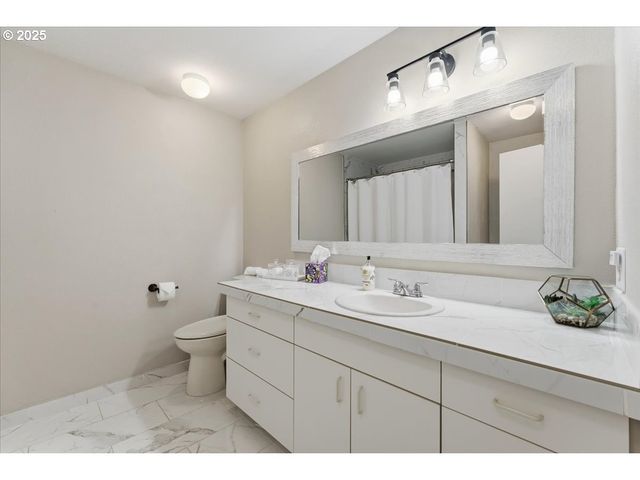 7610 Ne MEADOWS Dr, Vancouver, WA 98662