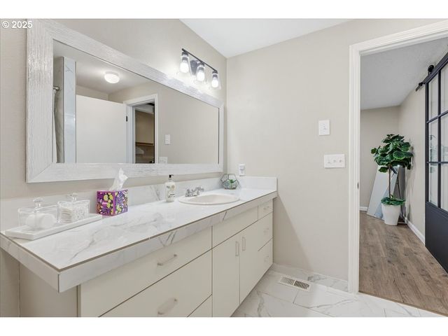 7610 Ne MEADOWS Dr, Vancouver, WA 98662