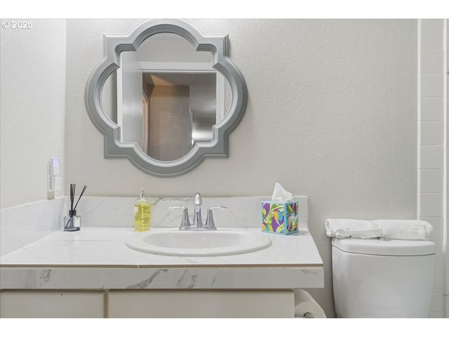 7610 Ne MEADOWS Dr, Vancouver, WA 98662