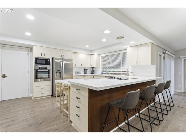 7610 Ne MEADOWS Dr, Vancouver, WA 98662