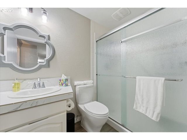 7610 Ne MEADOWS Dr, Vancouver, WA 98662